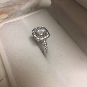 Ring Silver Clear Gemstone